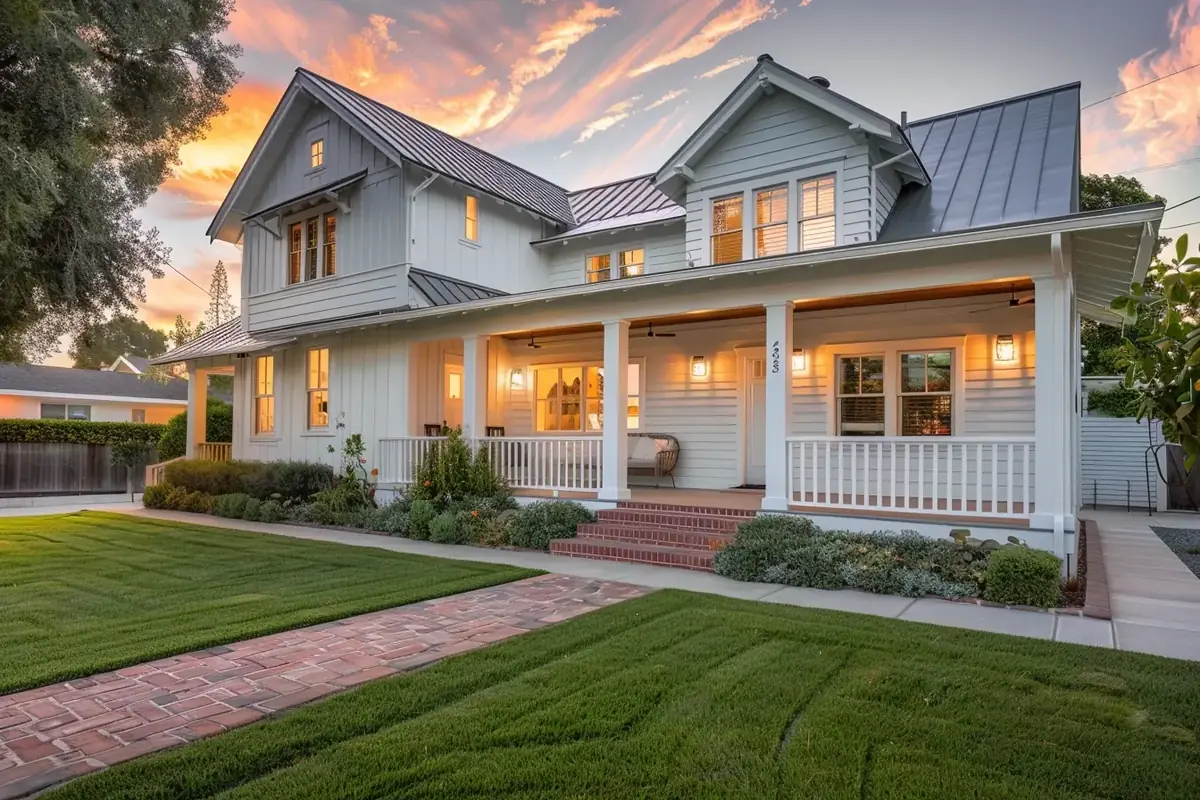 James Hardie® & Vinyl Siding